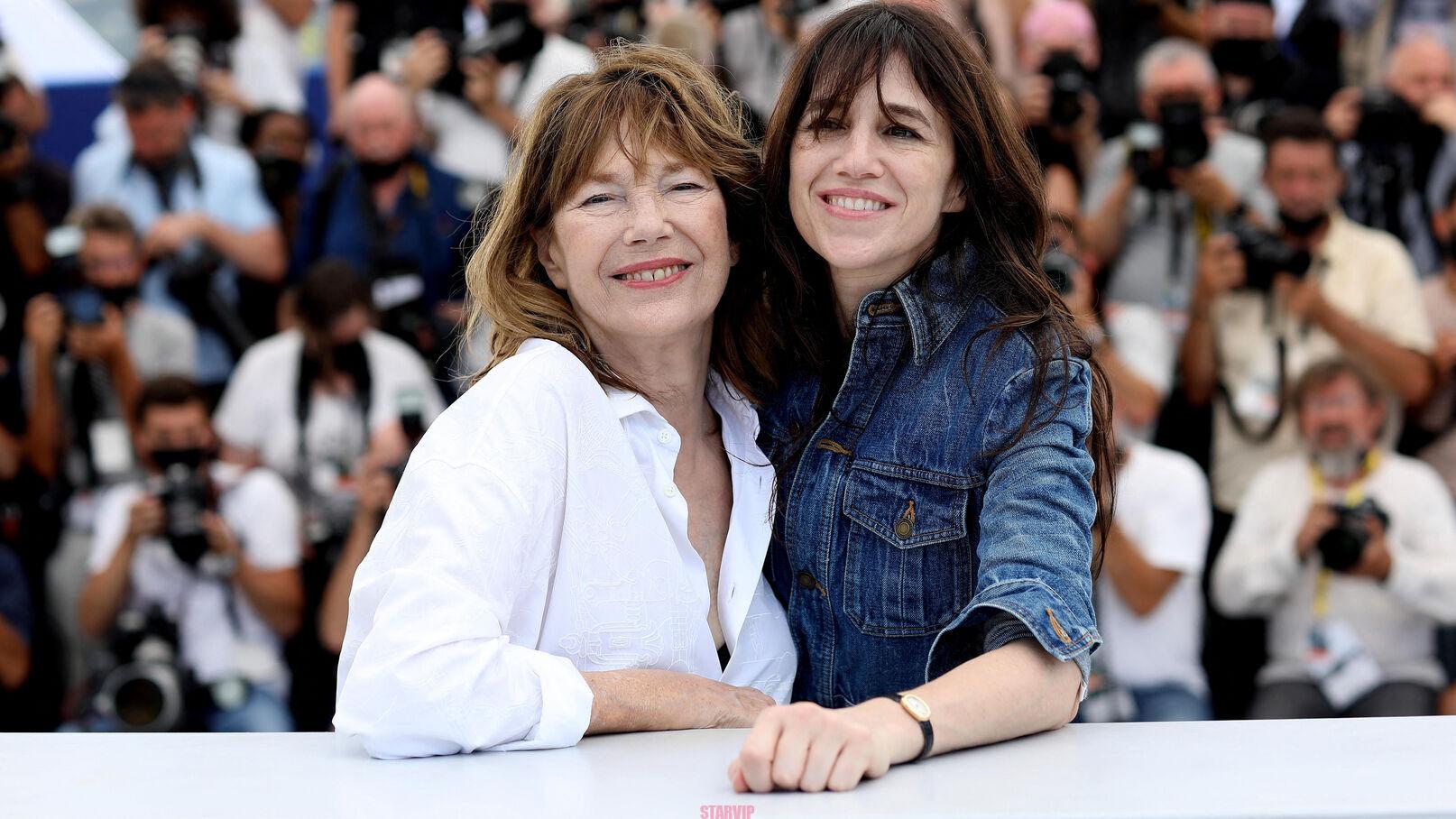 « Charlotte Gainsbourg se livre sur sa relation complexe avec Jane Birkin »