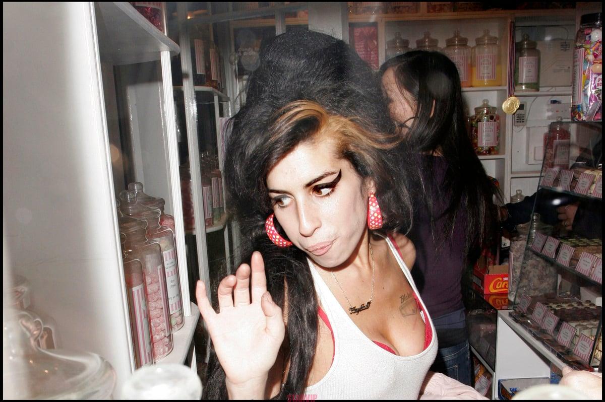 Amy Winehouse : sa lettre poignante révélée 12 ans après sa disparition – Closer