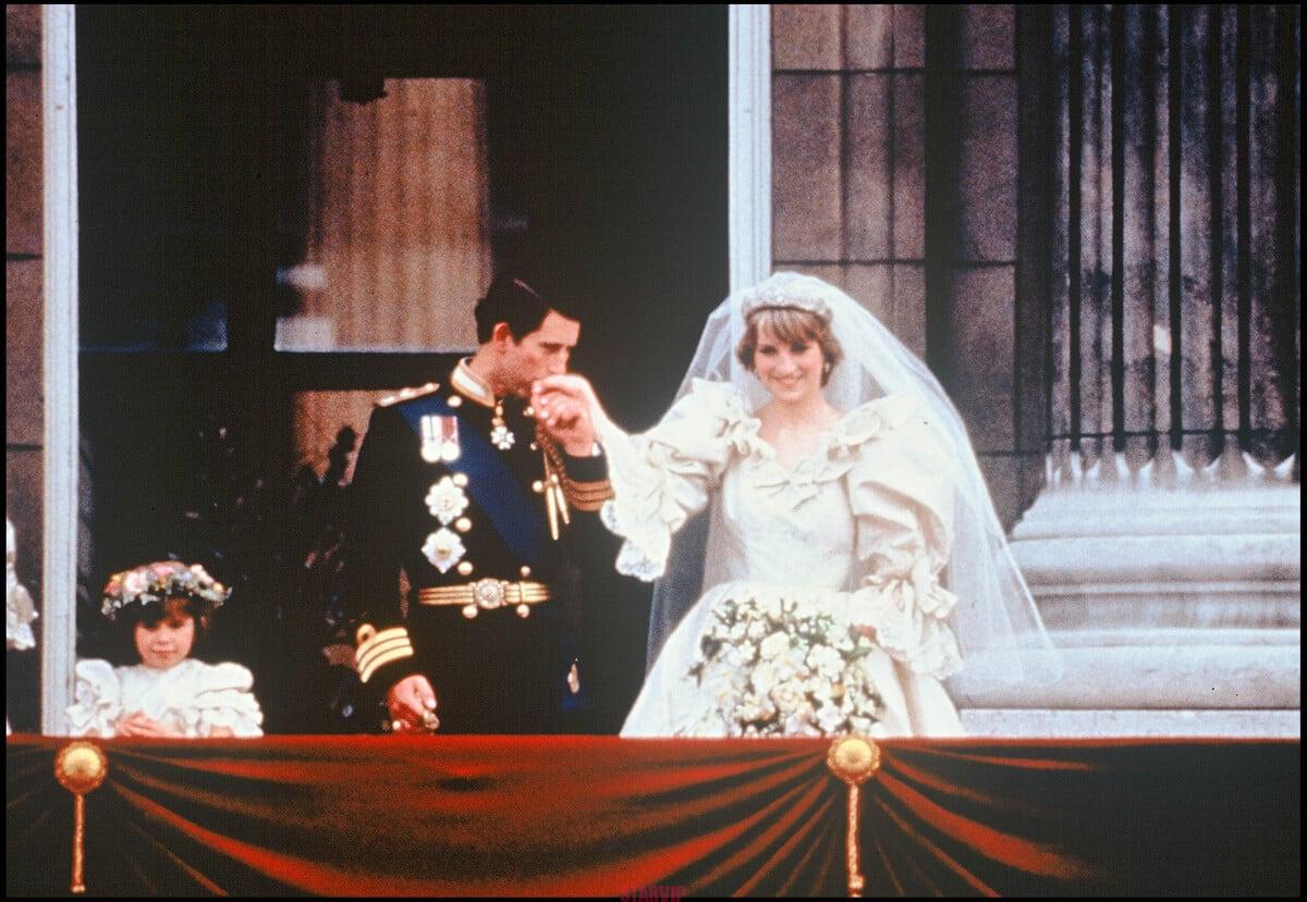 « Révélation surprenante : La robe de mariée secrète de Lady Diana enfin dévoilée ! »