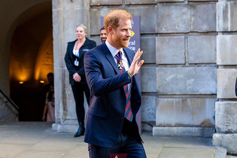 Harry reçoit un accueil chaleureux lors du 10ᵉ anniversaire des Invictus Games