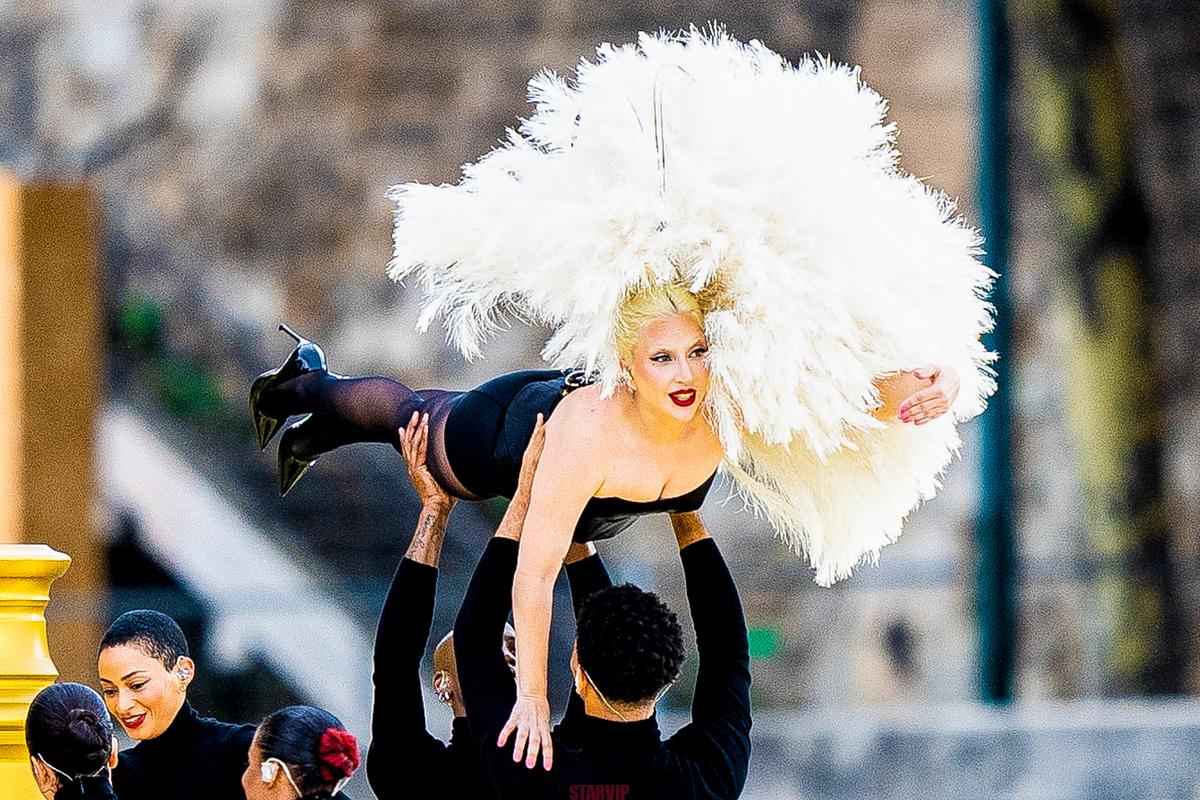 Chute spectaculaire d’un danseur aux JO de Paris : Lady Gaga perturbée en direct