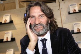 Frédéric Beigbeder : une lueur d’espoir pour l’écrivain accusé de viol