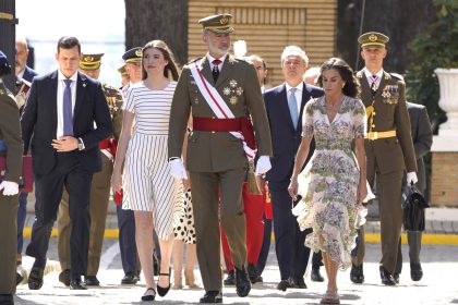 La princesse Leonor reçoit son diplôme militaire en présence de ses parents : un moment émouvant !