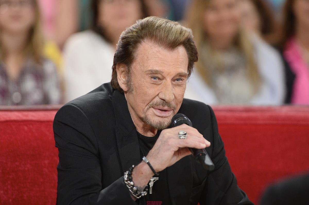 Accusation de viol contre Johnny Hallyday : la femme brise le silence