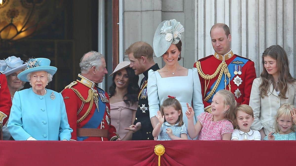 Charles III en colère contre Harry : un chantage impardonnable