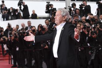 Le mystère de l’héritage d’Alain Delon : 150 ou 300 millions d’euros ?