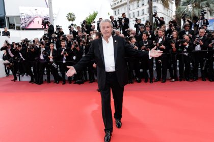 Obsèques d’Alain Delon : un invité surprise à ne pas manquer