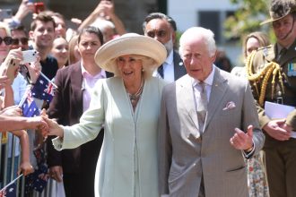 « Charles et Camilla en Australie : Politiciens snobent le roi ! »