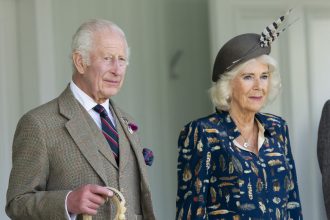 Charles III et Kate Middleton face au cancer : l’inquiétude de la famille royale britannique