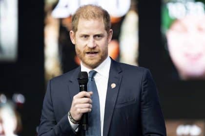 Le prince Harry se sent seul : ses regrets et ses actions pour retrouver sa place au Royaume-Uni