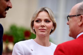 Fête nationale à Monaco : le look surprenant de Charlene Grimaldi et l’élégance de la famille princière