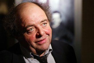 L’héritage de Jacques Villeret : son fils Alexandre se confie sans tabou